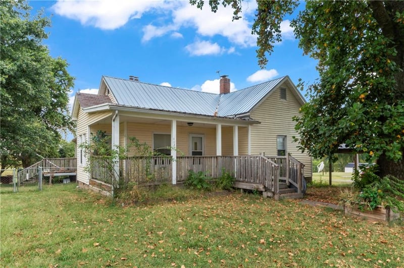 402 Pine St, Blackburn, MO 65321