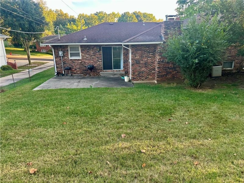 8714 E 58th St, Kansas City, MO 64129