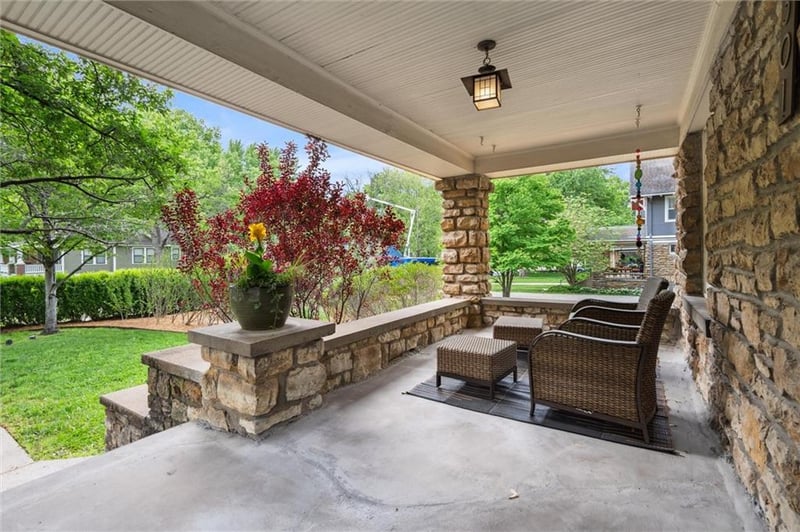 2301 Massachusetts St, Lawrence, KS 66046