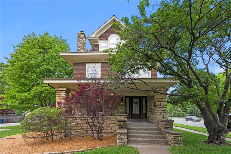2301 Massachusetts St, Lawrence, KS 66046
