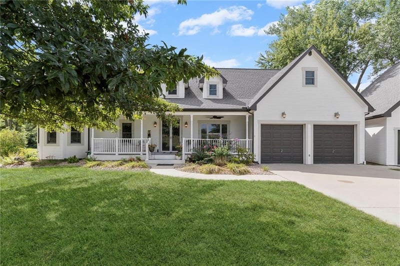 15869 150th St, Bonner Springs, KS 66012