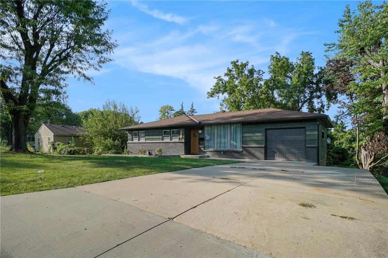 6126 Kimball Ave, Kansas City, KS 66104