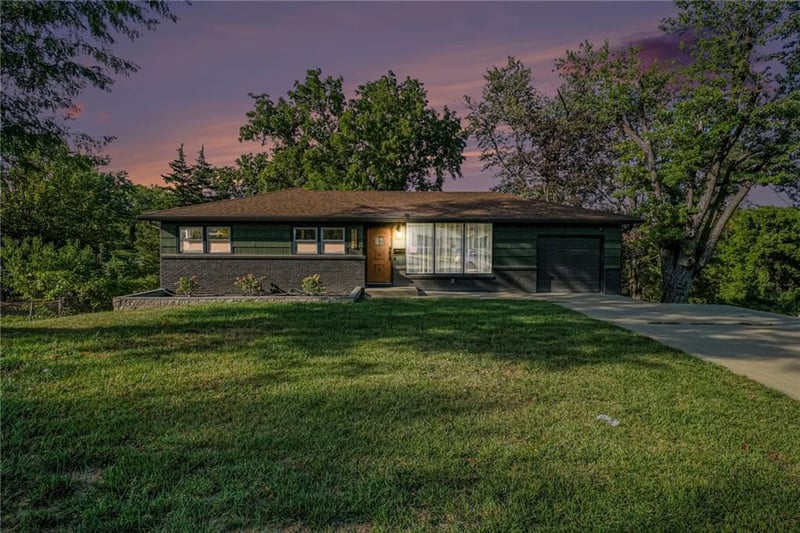 6126 Kimball Ave, Kansas City, KS 66104