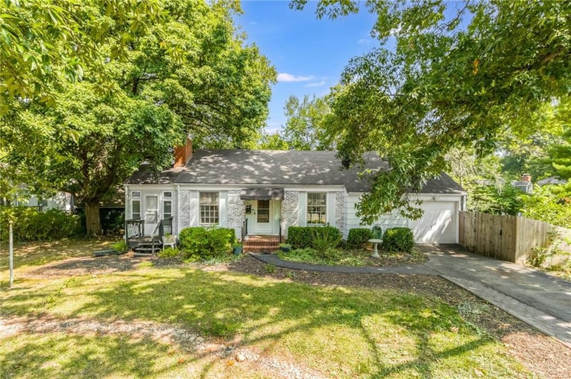 3008 54th St, Kansas City, MO 64119