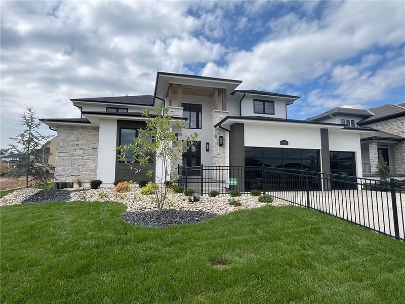 17016 Rosehill St, Overland Park, KS 66221