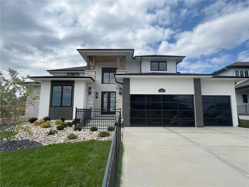 17016 Rosehill St, Overland Park, KS 66221