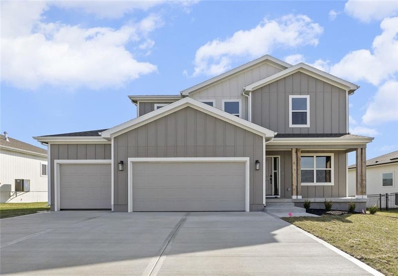 18637 193rd St, Spring Hill, KS 66083