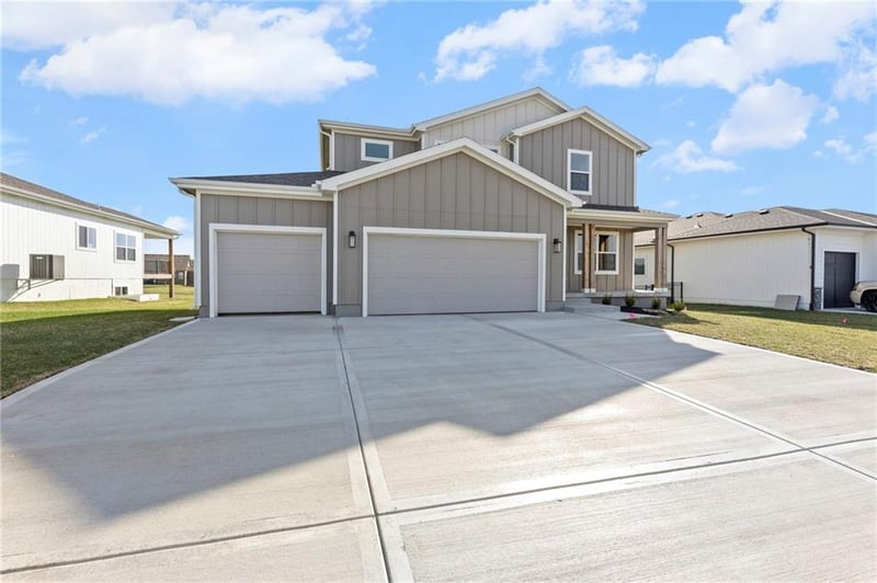 18637 193rd St, Spring Hill, KS 66083