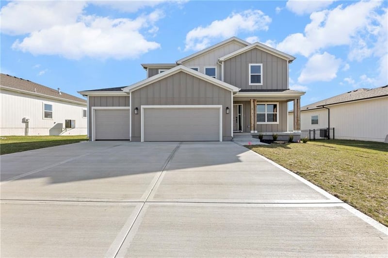 18637 193rd St, Spring Hill, KS 66083