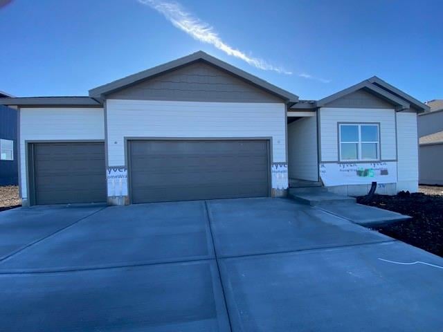 18615 193rd St, Spring Hill, KS 66083