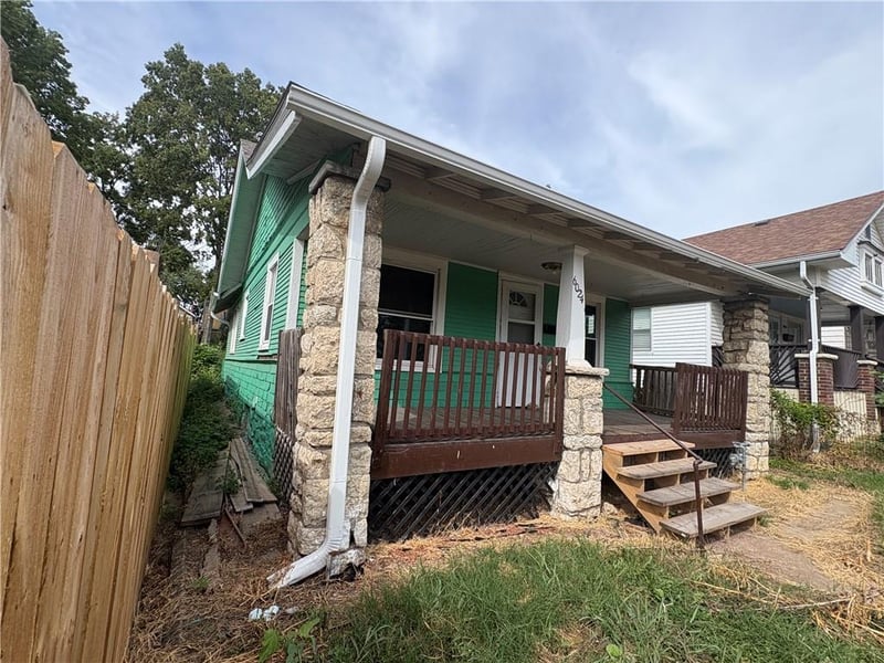 6024 E 16th St, Kansas City, MO 64126