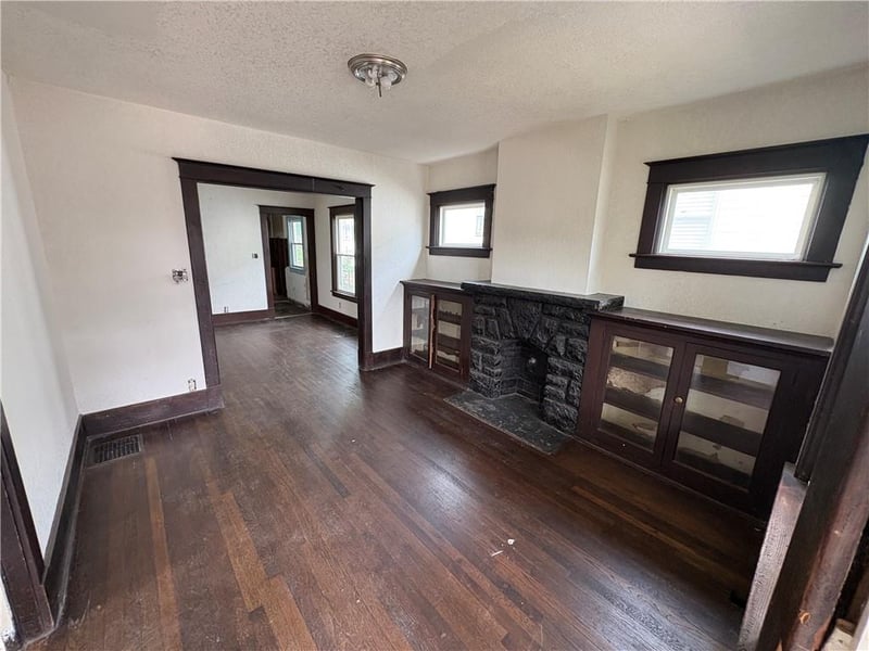 6024 E 16th St, Kansas City, MO 64126