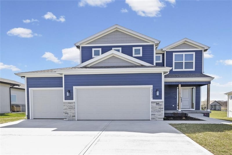 18593 193rd St, Spring Hill, KS 66083
