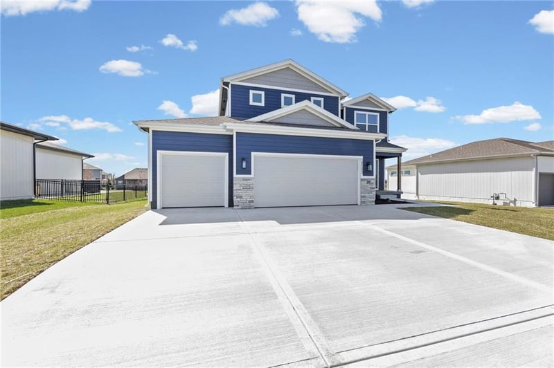 18593 193rd St, Spring Hill, KS 66083
