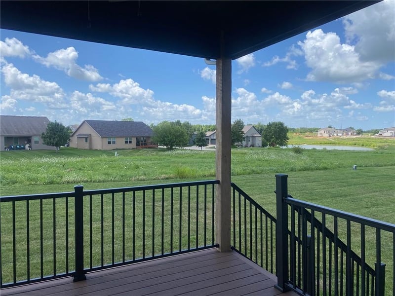 18593 193rd St, Spring Hill, KS 66083