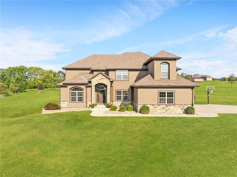 3200 Colonial Dr, Grain Valley, MO 64029