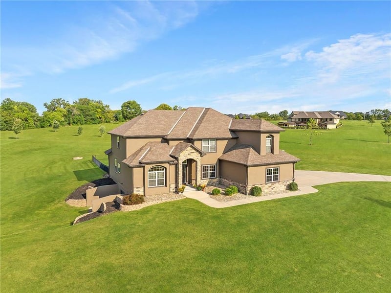 3200 Colonial Dr, Grain Valley, MO 64029