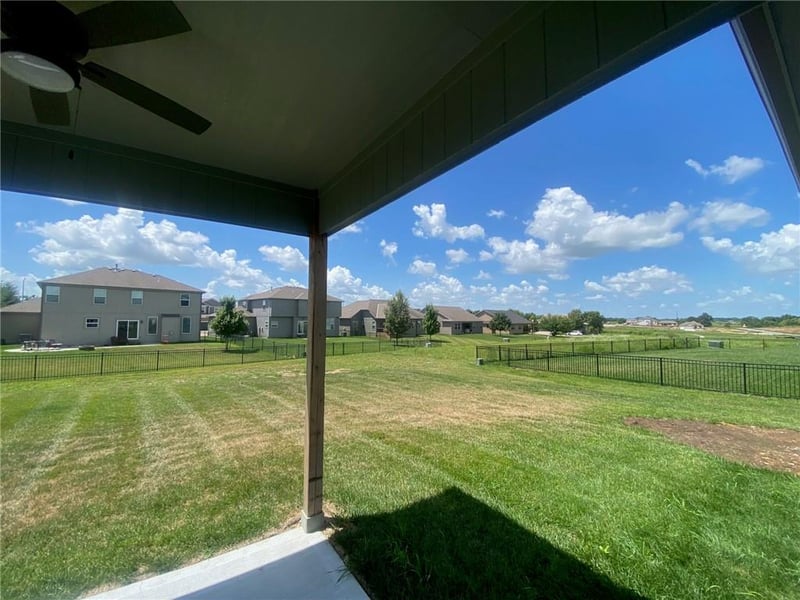18549 193rd St, Spring Hill, KS 66083