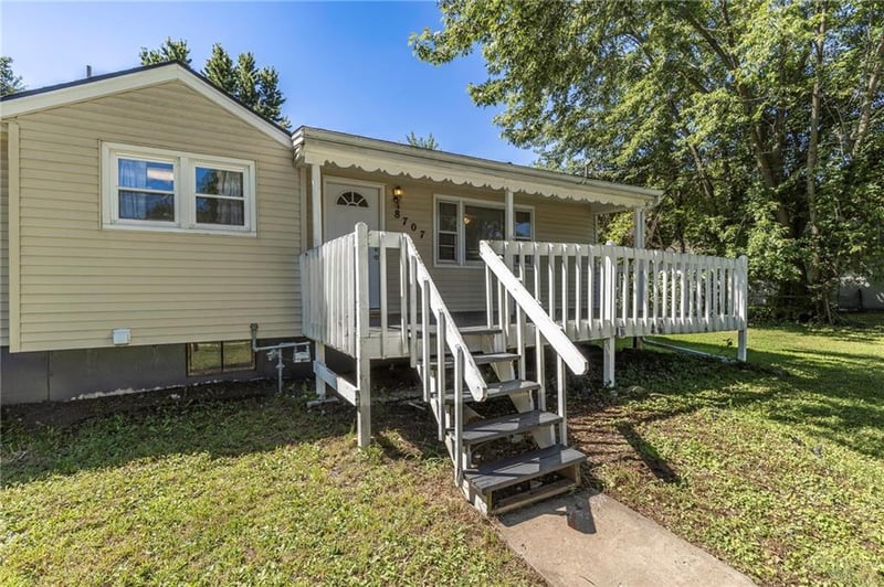 8707 Longview Rd, Kansas City, MO 64134