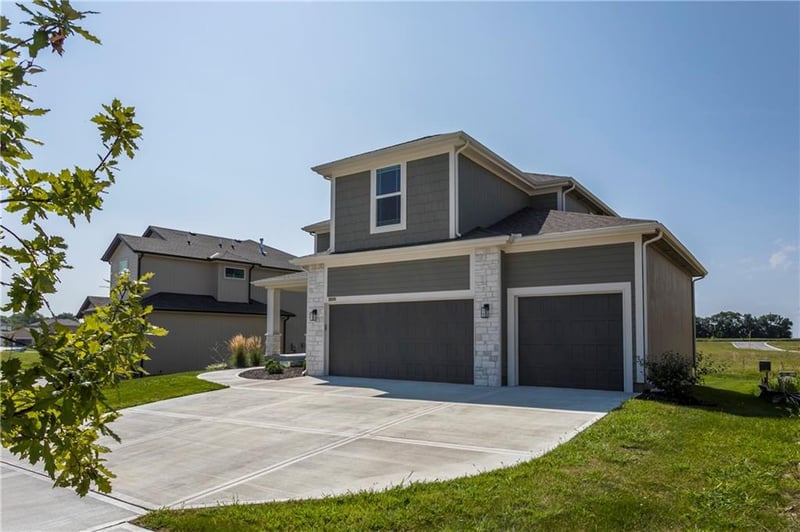 18991 169th Pl, Olathe, KS 66062