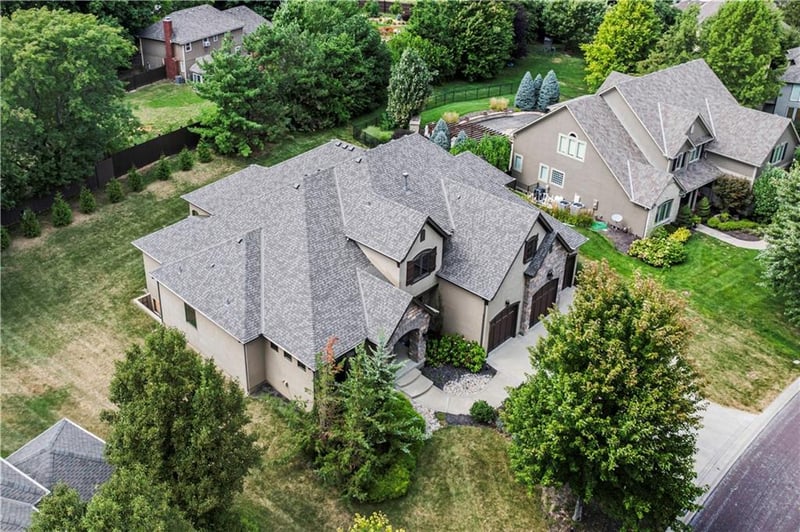 15216 Perry St, Overland Park, KS 66221