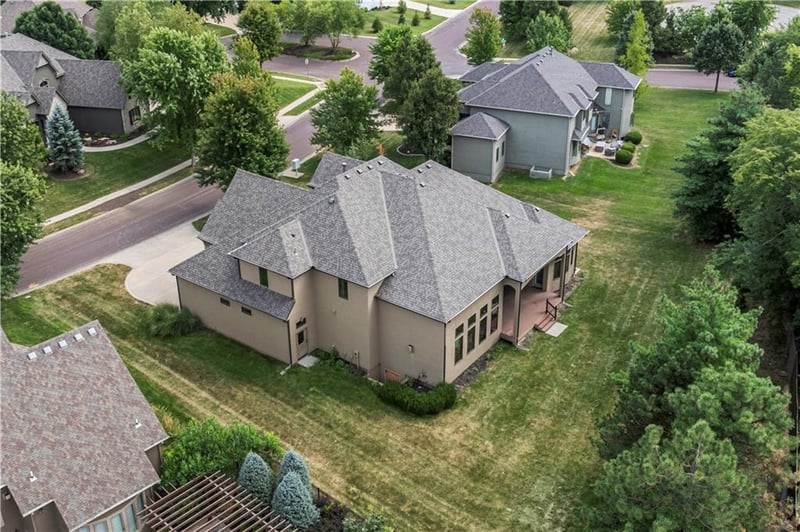 15216 Perry St, Overland Park, KS 66221