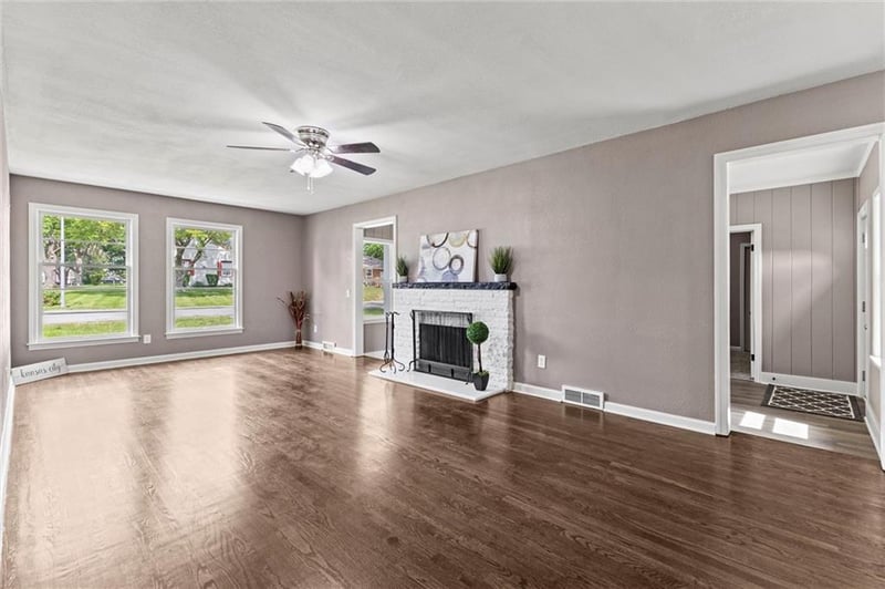 11911 44th St, Kansas City, MO 64133