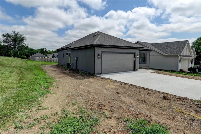 12705 Woodland Ave, Kansas City, MO 64145