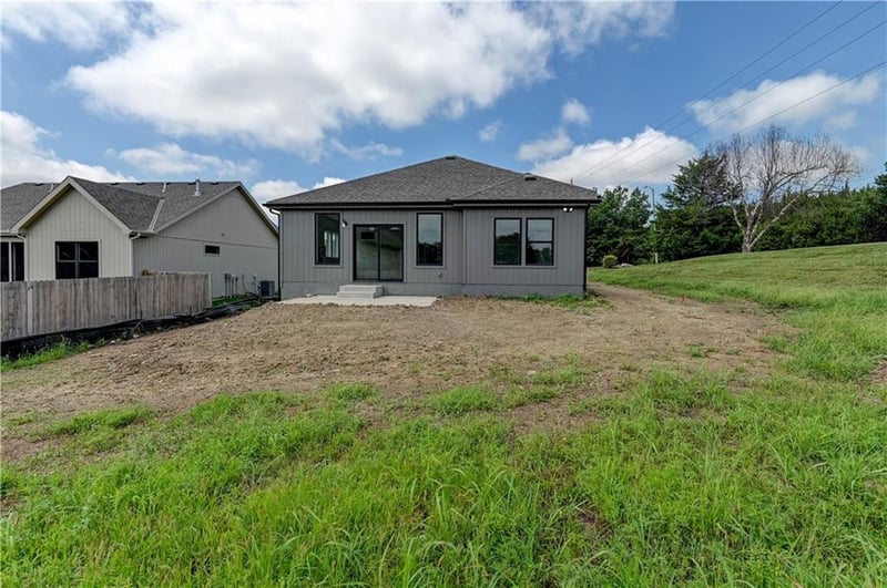 12705 Woodland Ave, Kansas City, MO 64145