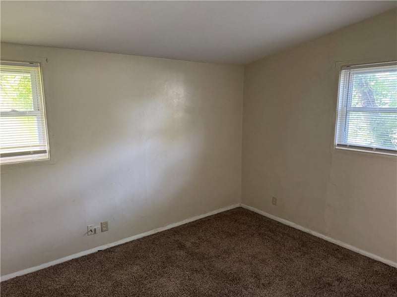 407 N Cochise Dr, Independence, MO 64056