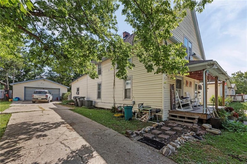 301 13th Ave, Emporia, KS 66801