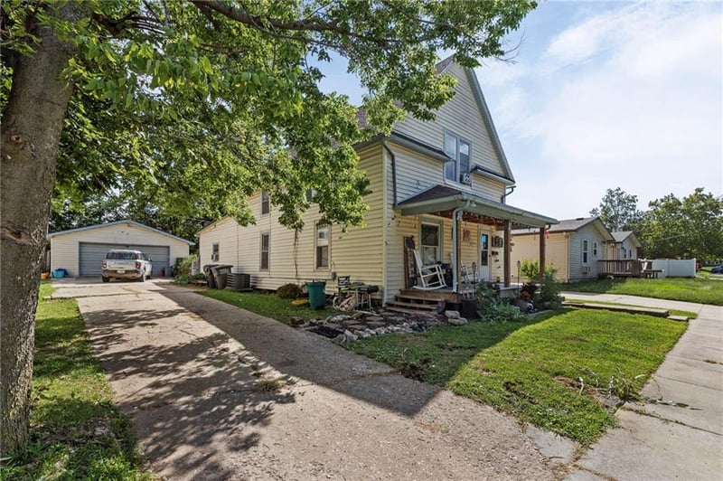 301 13th Ave, Emporia, KS 66801