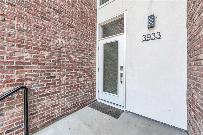 3933-3937 Kenwood Ave, Kansas City, MO 64110