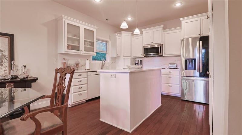 144 250 Rd, Warrensburg, MO 64093