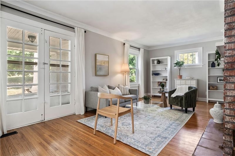 7615 Holmes Rd, Kansas City, MO 64131