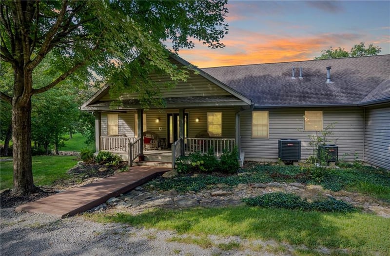 2022 Lake Viking Ter, Gallatin, MO 64640