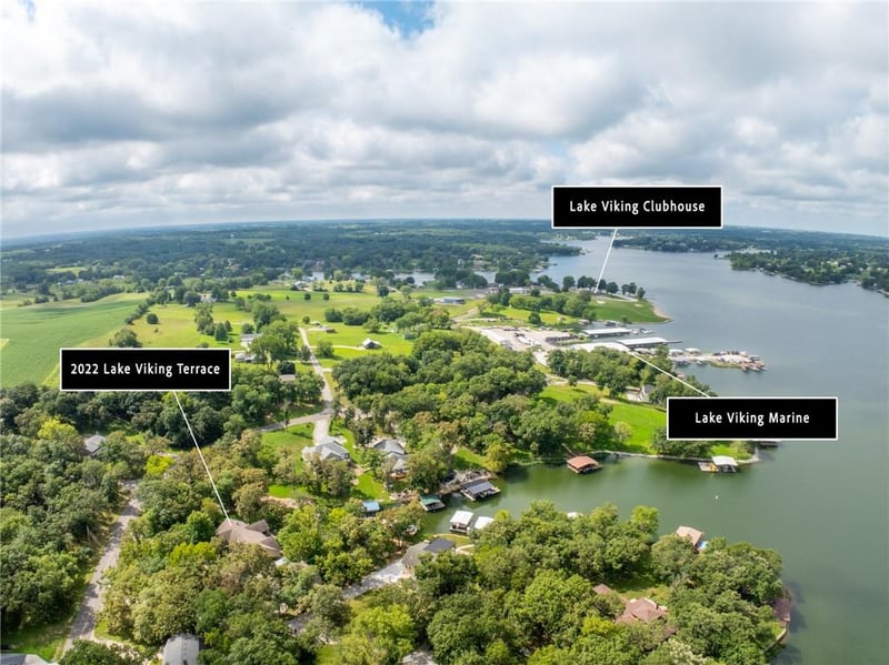 2022 Lake Viking Ter, Gallatin, MO 64640