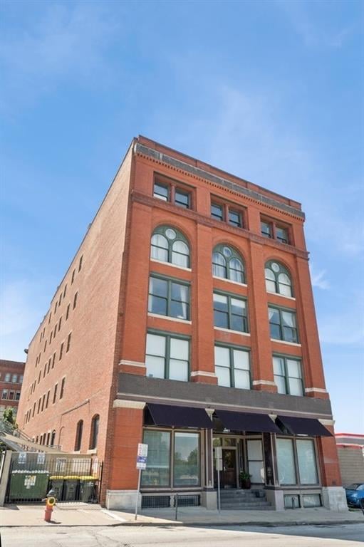 609 Central St #1108, Kansas City, MO 64105