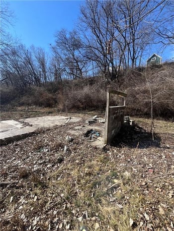 902 Cambridge Ave, Kansas City, MO 64126