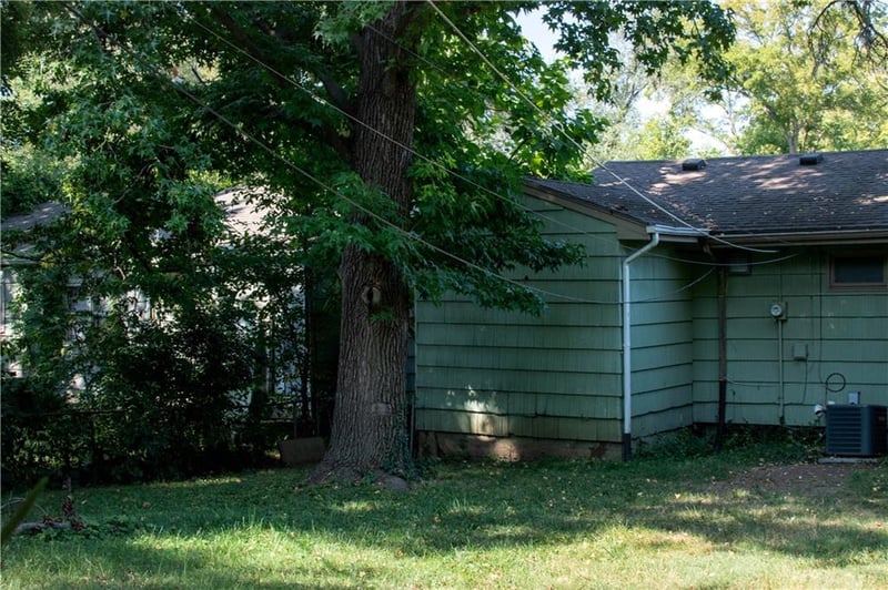 8217 Flora Ave, Kansas City, MO 64131