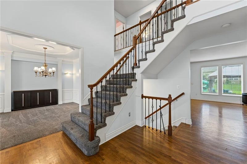 2413 Kenwill Dr, Lee's Summit, MO 64082