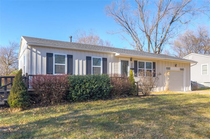 9414 Lewis Ave, Kansas City, MO 64138