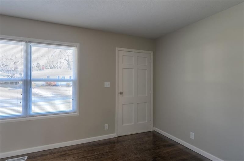 9414 Lewis Ave, Kansas City, MO 64138