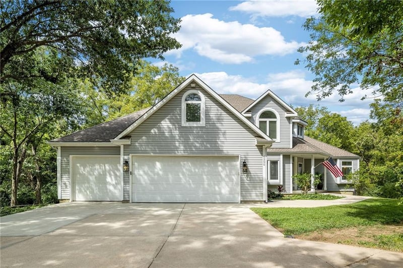 6200 Alden St, Shawnee, KS 66216