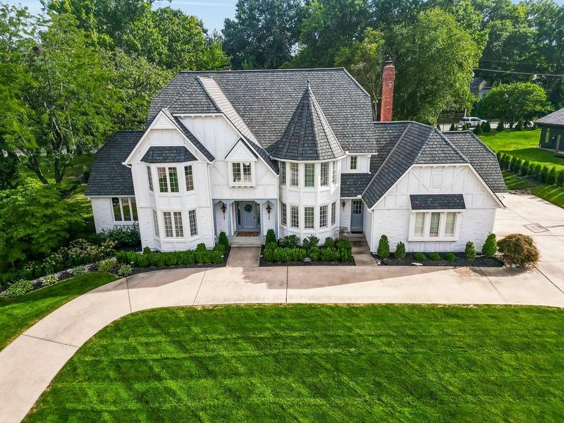 12635 Juniper Cir, Leawood, KS 66209