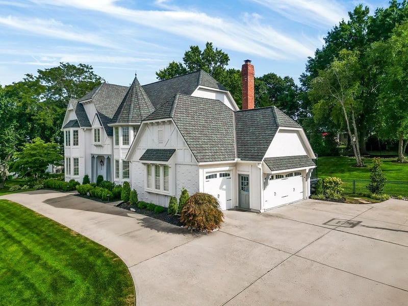 12635 Juniper Cir, Leawood, KS 66209