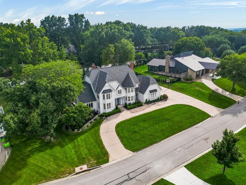 12635 Juniper Cir, Leawood, KS 66209