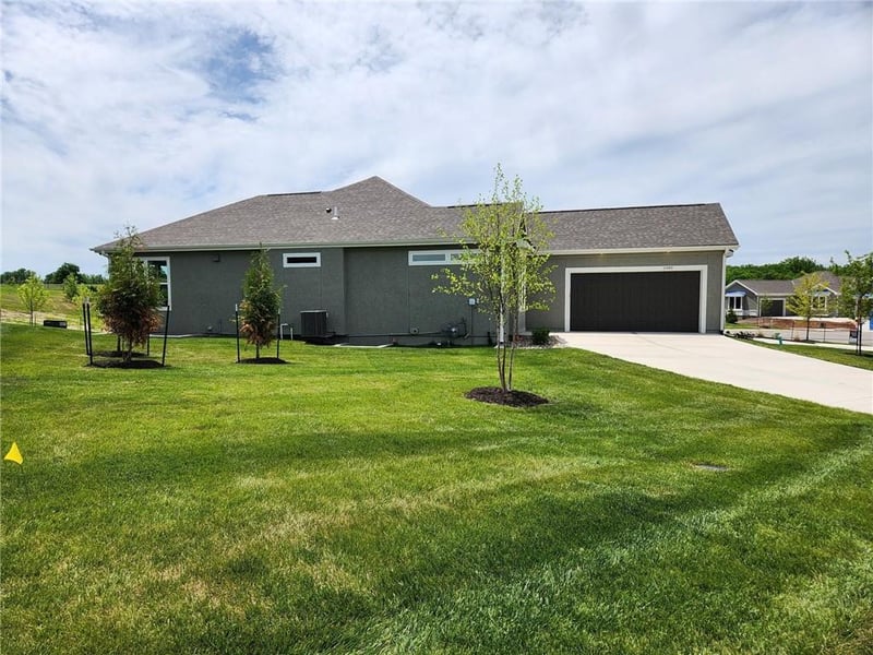 11562 Olathe View Rd, Olathe, KS 66061