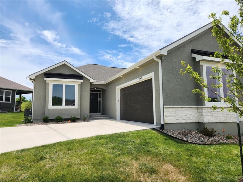 11562 Olathe View Rd, Olathe, KS 66061