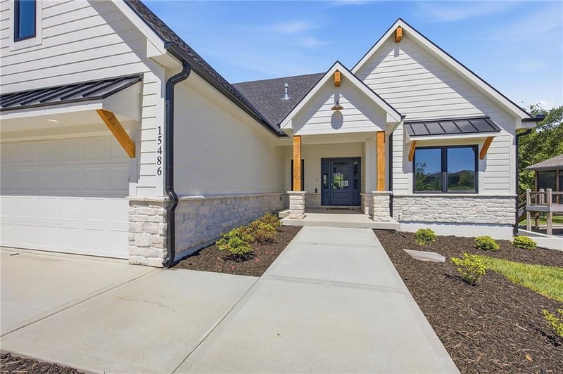 15486 172nd Ct, Olathe, KS 66062